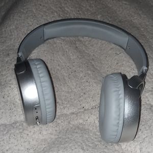 Bluetooth headphones
